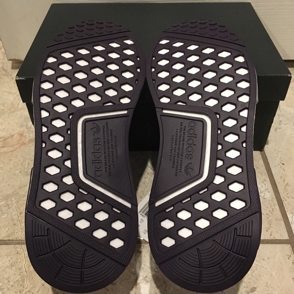 women’s ADIDAS NMD R1 shoes - Picture 6 of 8